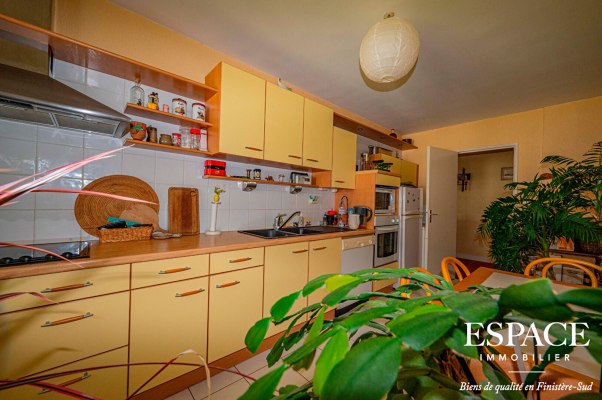 A vendre à Concarneau Corniche appartement de 84 m² avec balcon, parking et cave