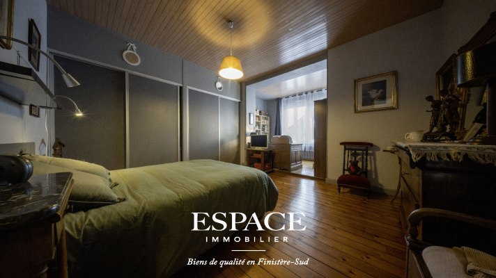 A vendre maison familiale avec garage et studio indépendant en plein centre-ville de Concarneau