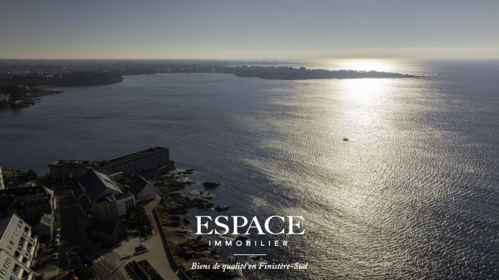 A vendre au centre-ville de Concarneau maison de charme &amp; emplacement prisé