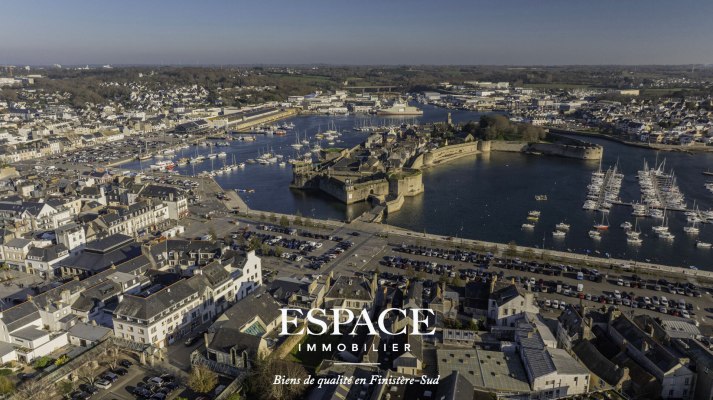 A vendre au centre-ville de Concarneau maison de charme &amp; emplacement prisé