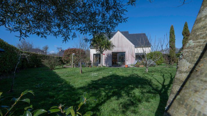 A vendre à Concarneau maison contemporaine proche des commodités et des plages du Cabellou
