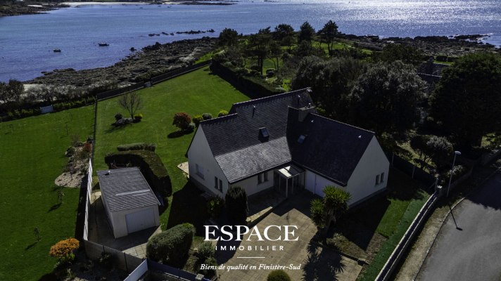 A vendre à Concarneau le Cabellou face à la mer, les pieds dans le sable, une adresse d&#039;exception.