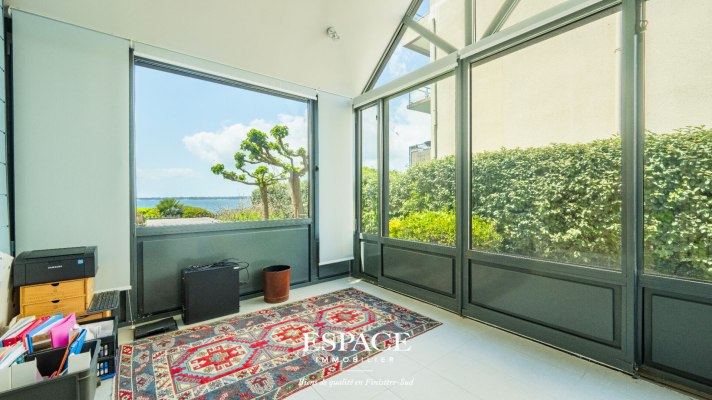 A vendre Concarneau La Corniche appartement de 93 m2 face à la mer.