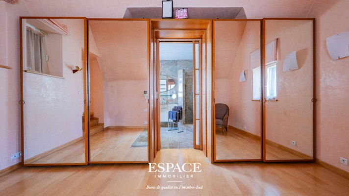 A vendre Concarneau La Corniche appartement de 93 m2 face à la mer.