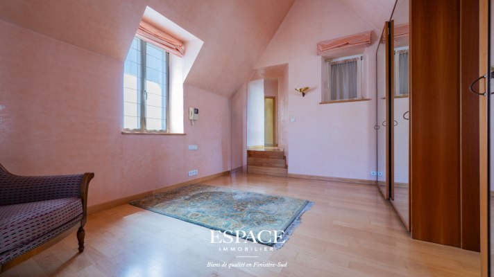 A vendre Concarneau La Corniche appartement de 93 m2 face à la mer.