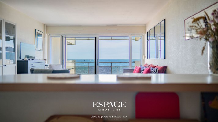 A vendre à Concarneau bel appartement face à la mer de 2 pièce(s) de 51.89 m2 avec terrasse et parking privatif