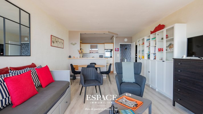 A vendre à Concarneau bel appartement face à la mer de 2 pièce(s) de 51.89 m2 avec terrasse et parking privatif