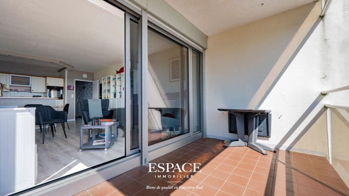 A vendre à Concarneau bel appartement face à la mer de 2 pièce(s) de 51.89 m2 avec terrasse et parking privatif