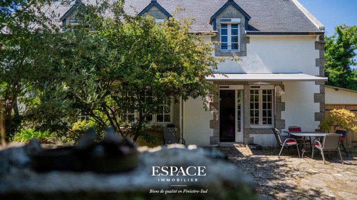 A vendre à Trégunc près des plages - charme breton - pierres anciennes et jardin paysager de 4 320 m²
