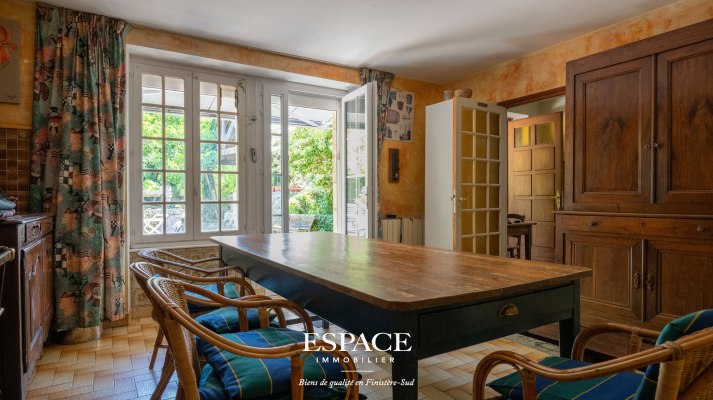 A vendre à Trégunc près des plages - charme breton - pierres anciennes et jardin paysager de 4 320 m²