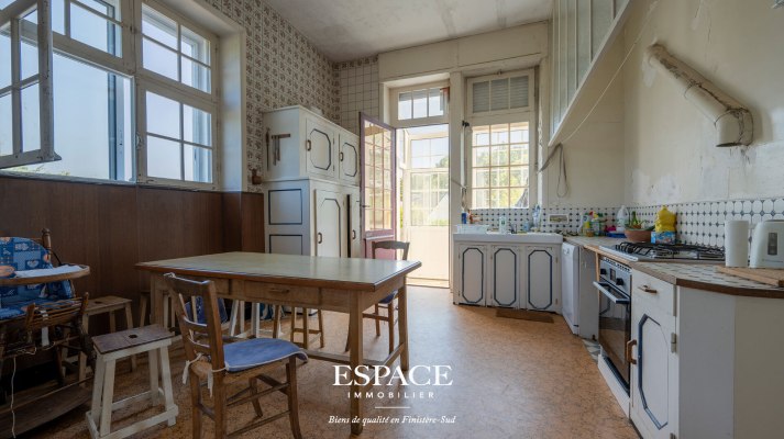 Concarneau - un écrin de nature en bord de mer - une demeure de charme à réinventer