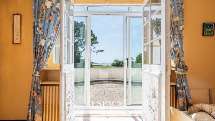 Concarneau - un écrin de nature en bord de mer - une demeure de charme à réinventer
