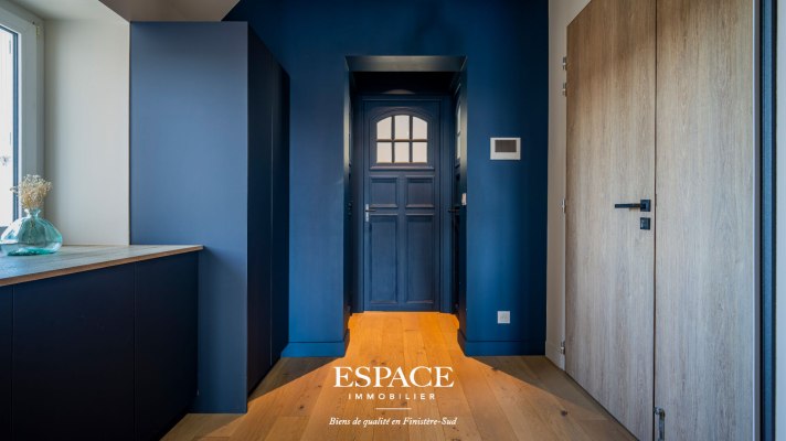 A vendre à Concarneau face au port et à la Ville Close - appartement de charme rénové de 97 m² au dernier étage avec cave et garage