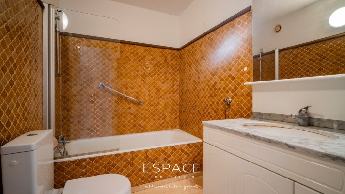 A vendre sur la Corniche de CONCARNEAU - studio avec aperçu mer à deux pas des plages