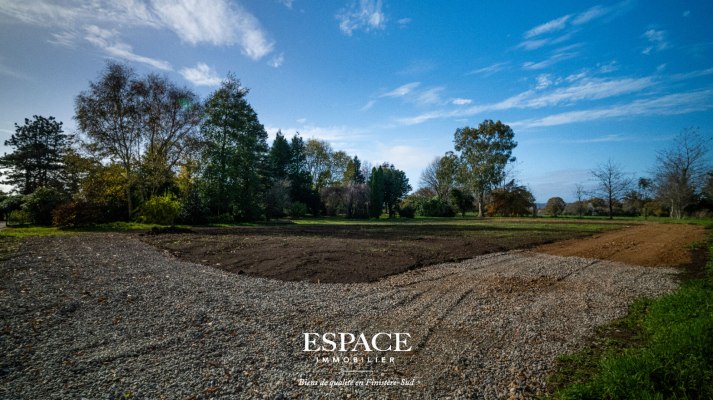 A vendre à Concarneau terrain à bâtir de 2015 m2