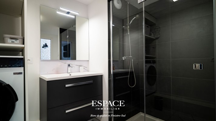 À vendre à CONCARNEAU - Bel appartement T1 avec balcon, prestations soignées et garage privatif